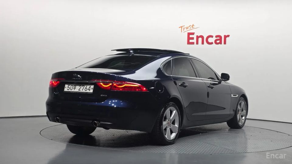 Jaguar xf