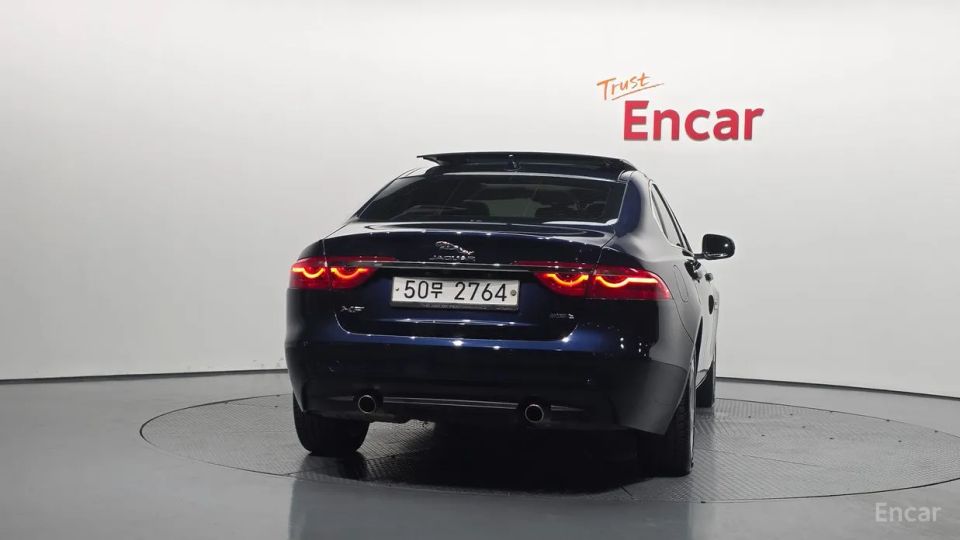 Jaguar xf