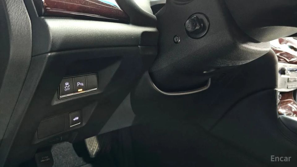 Infiniti Q70