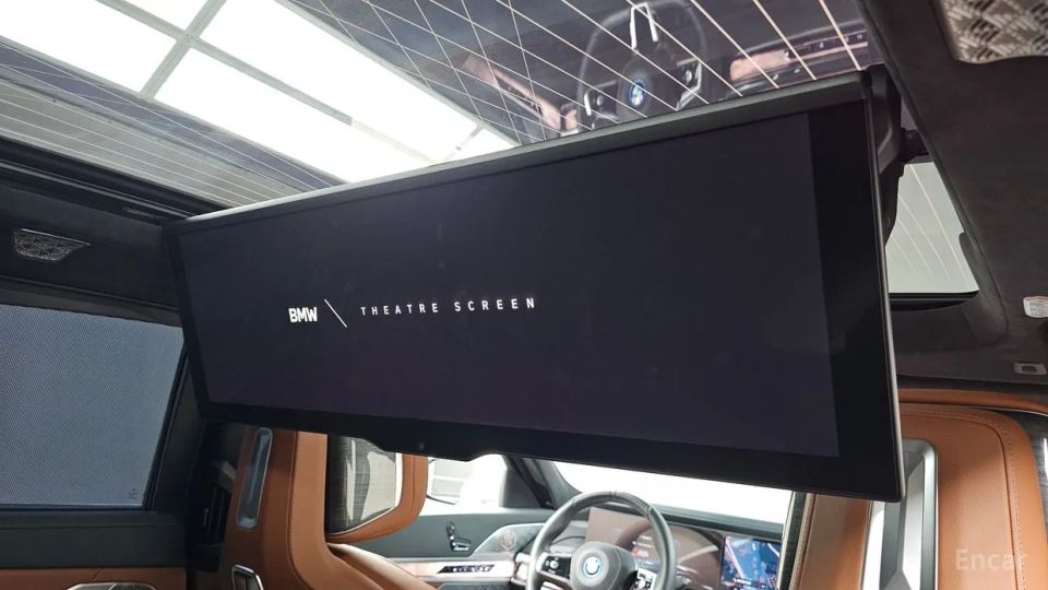 BMW i7