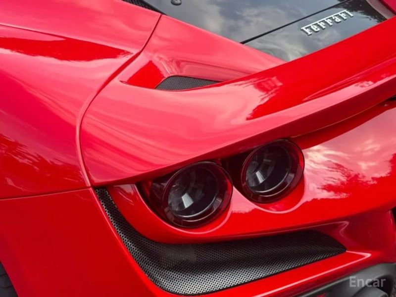 Ferrari F8
