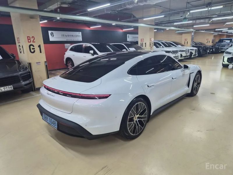 Porsche Taycan