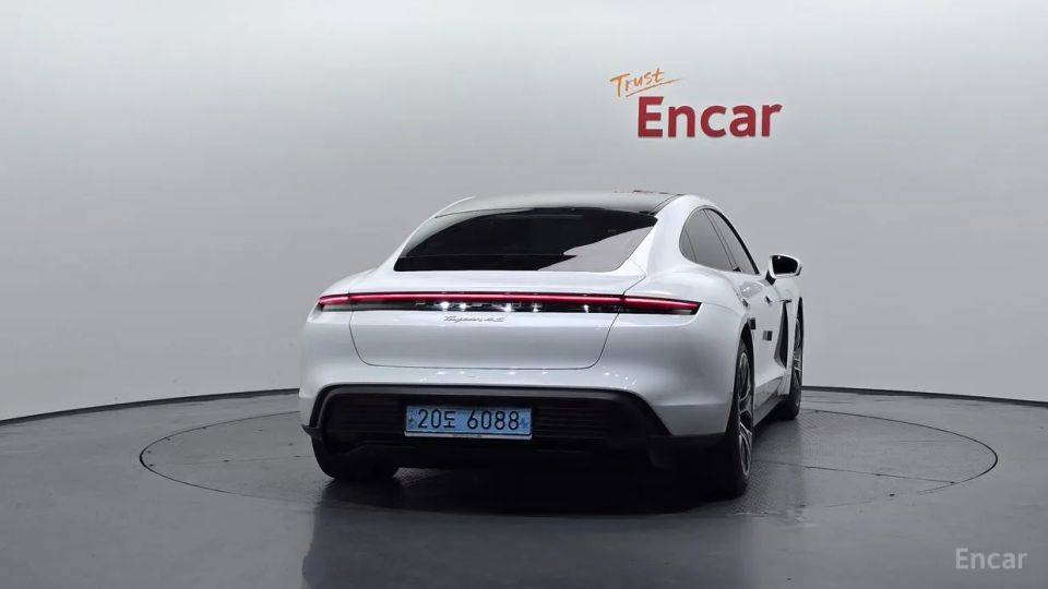 Porsche Taycan