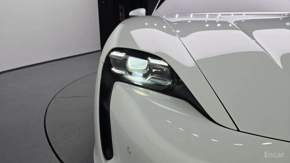 Porsche Taycan