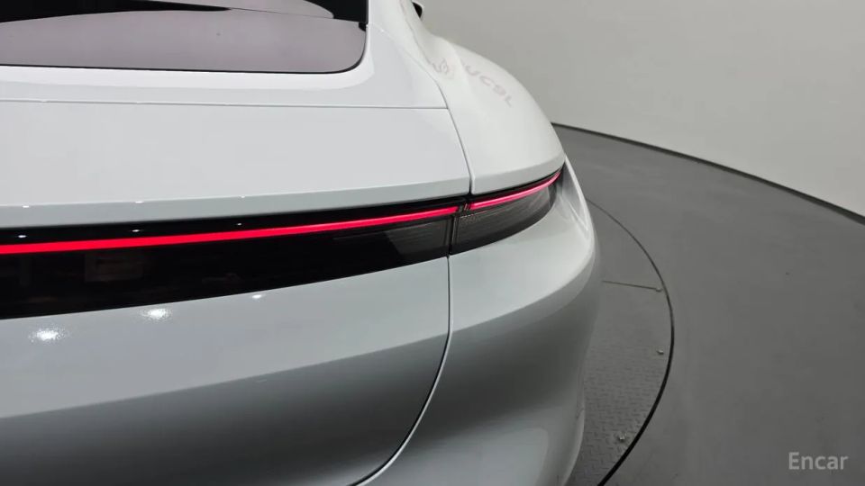 Porsche Taycan