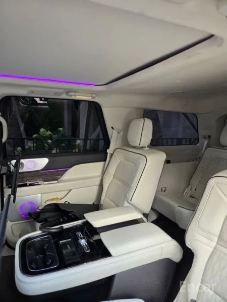 Lincoln Navigator