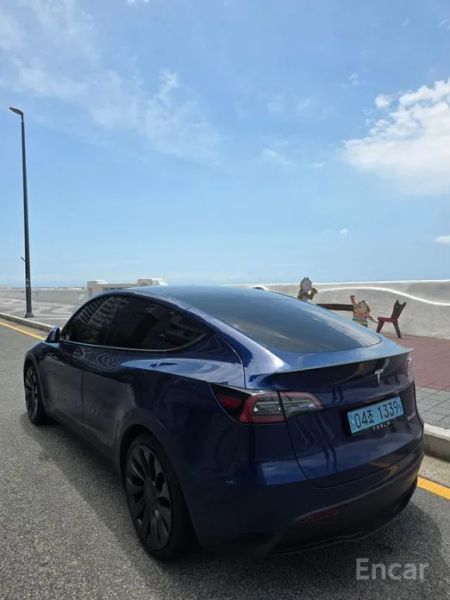 Tesla model-y