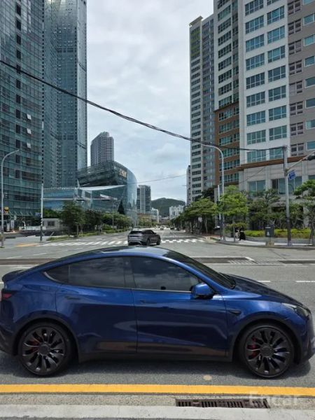 Tesla model-y