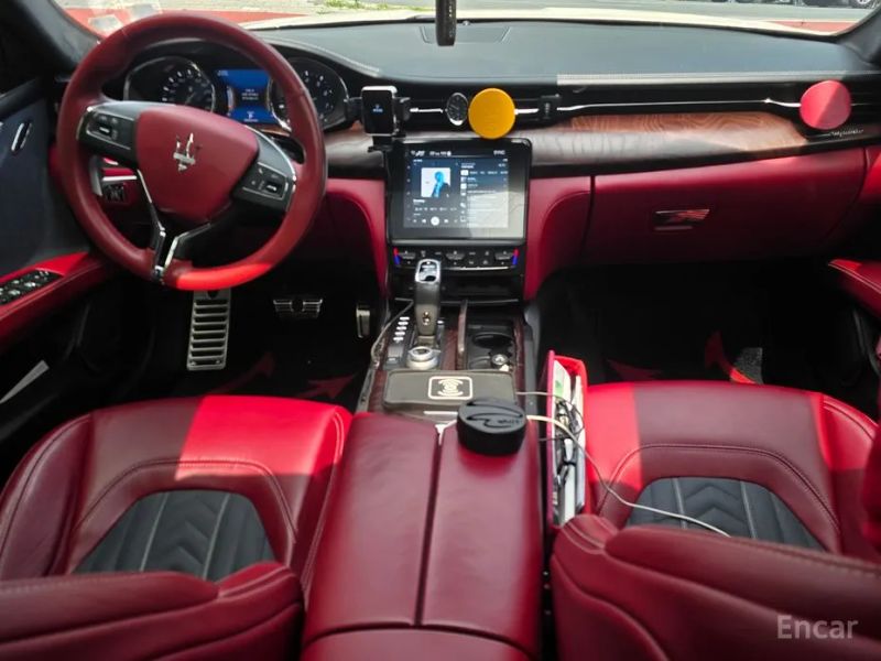 Maserati Quattroporte