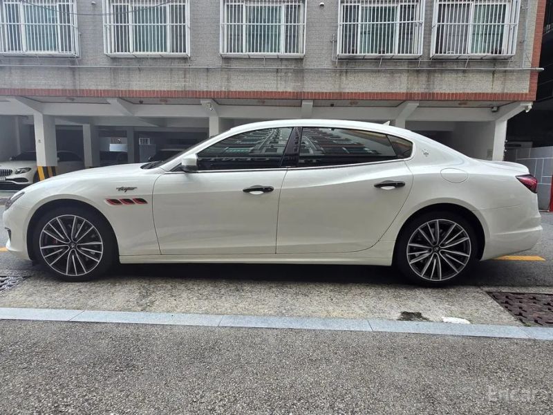 Maserati Quattroporte