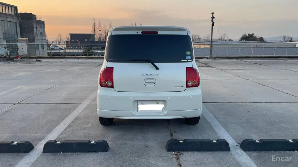 Suzuki Alto Lapin