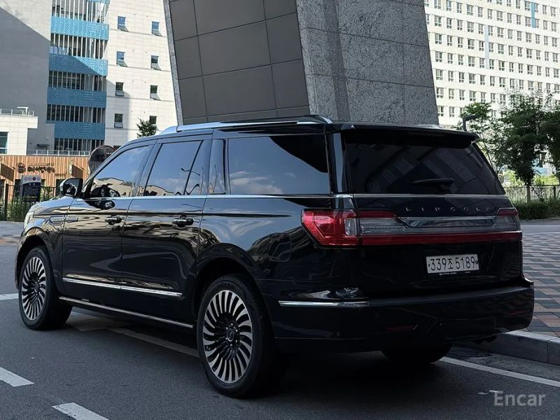 Lincoln Navigator