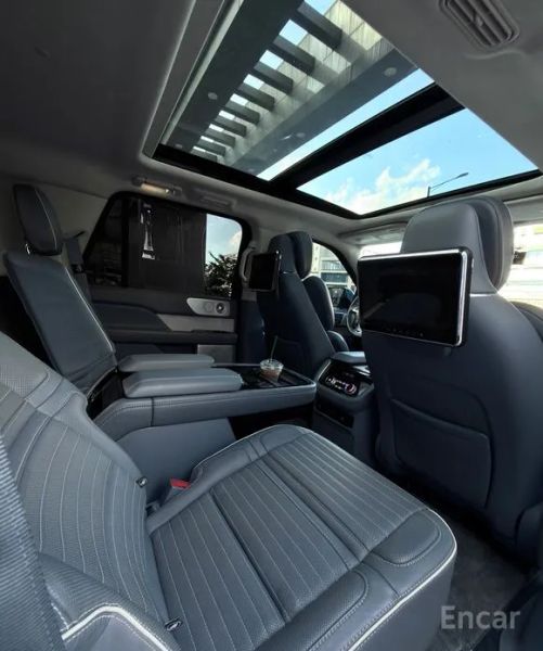 Lincoln Navigator
