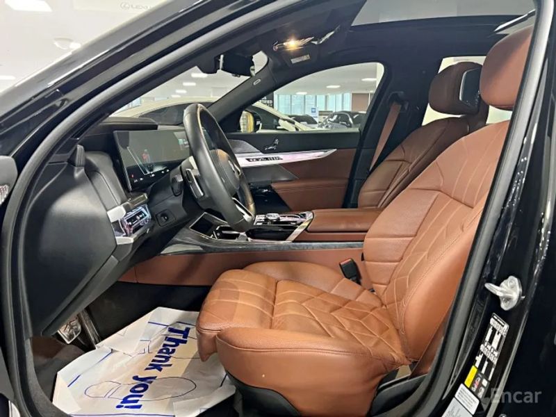 BMW i7