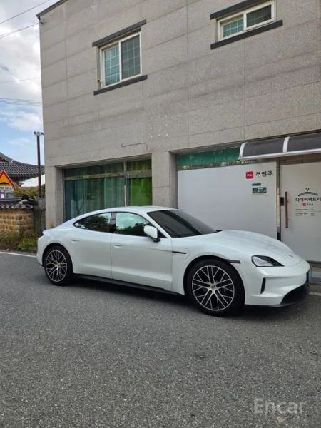 Porsche Taycan