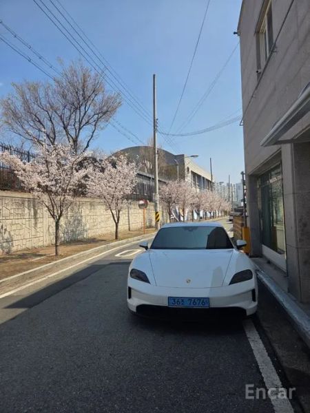 Porsche Taycan