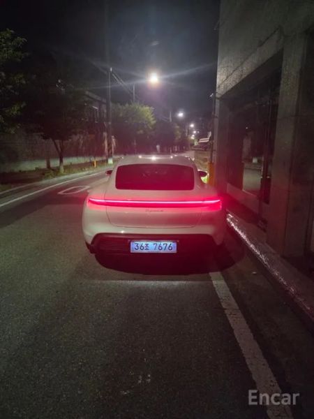 Porsche Taycan
