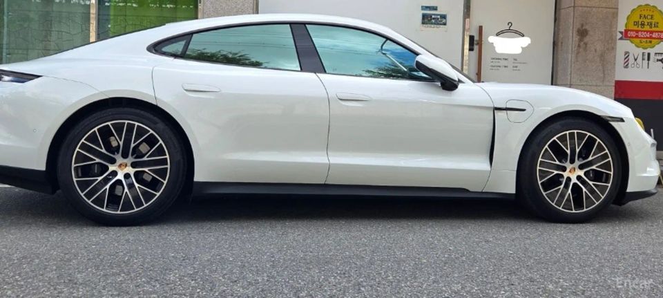 Porsche Taycan