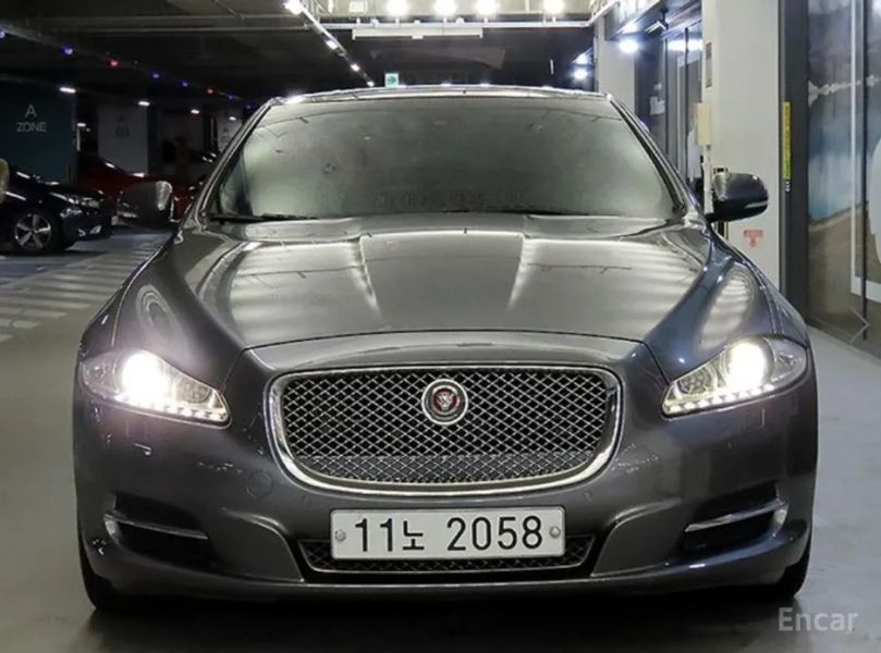 Jaguar XJ