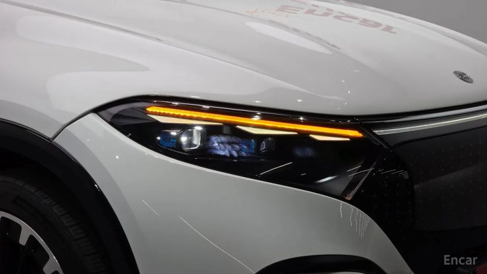 Mercedes-Benz EQS