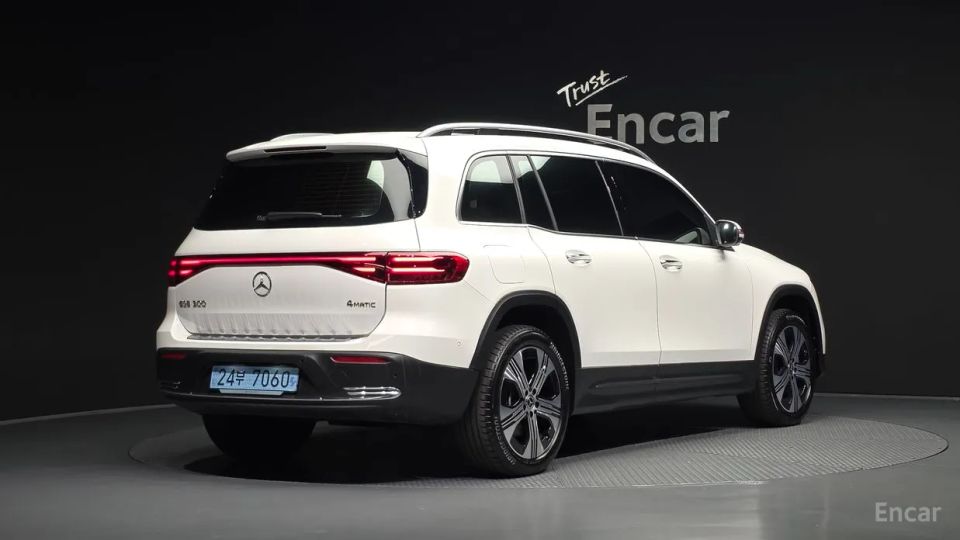 Mercedes-Benz EQB