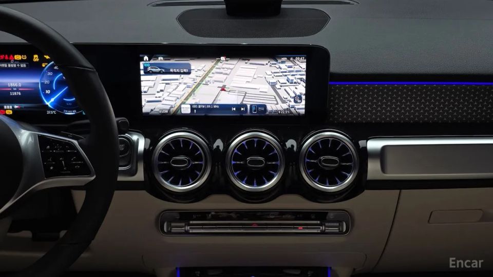 Mercedes-Benz EQB