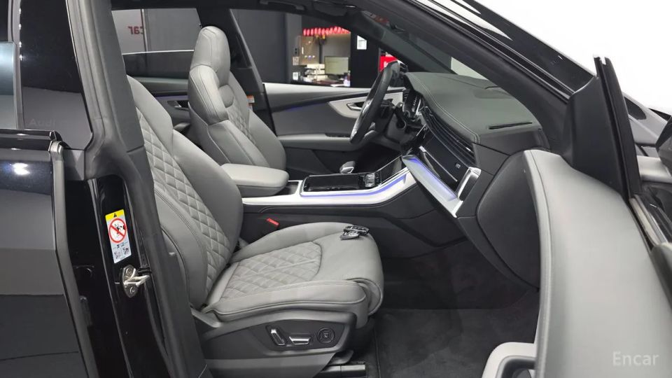 Audi Q8