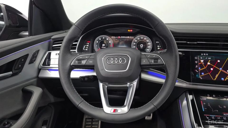 Audi Q8