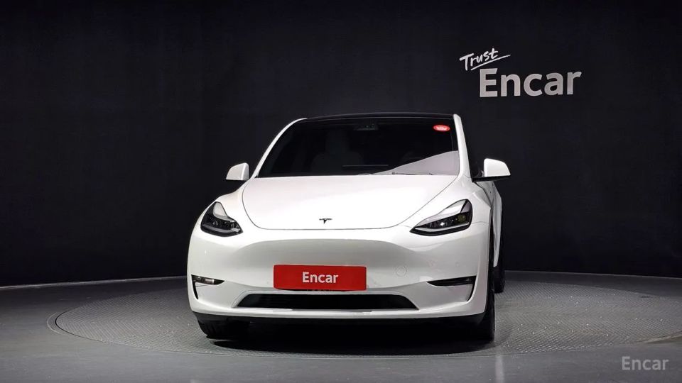 Tesla model-y