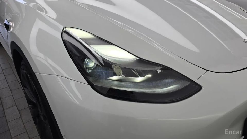 Tesla model-y