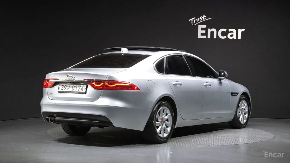 Jaguar xf