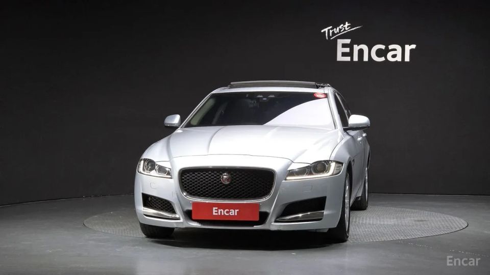 Jaguar xf
