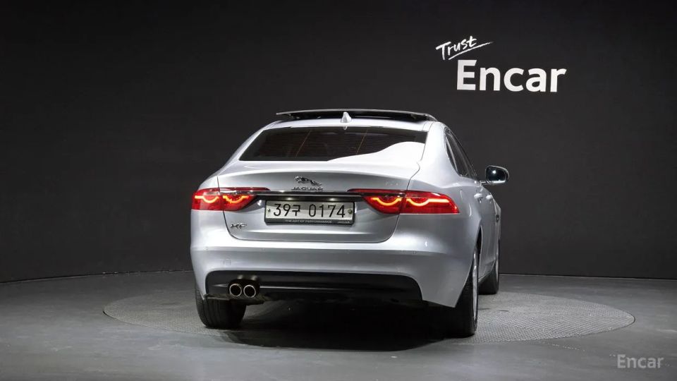 Jaguar xf