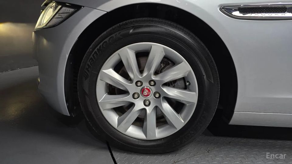 Jaguar xf