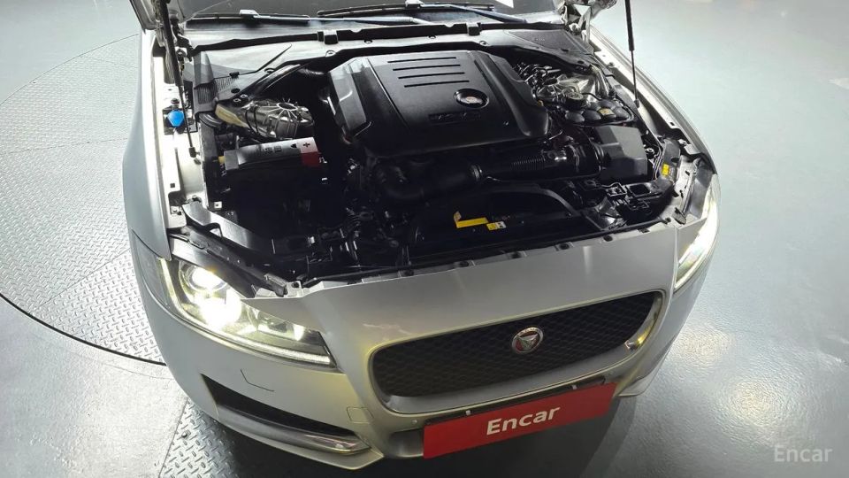 Jaguar xf