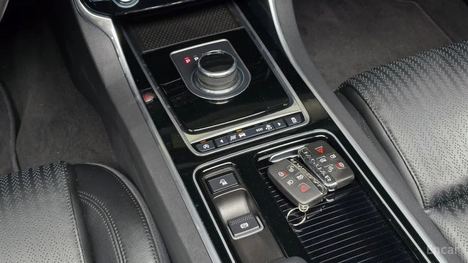 Jaguar xf