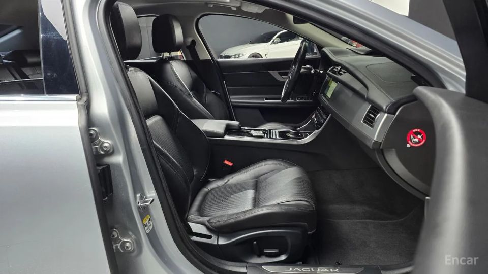 Jaguar xf