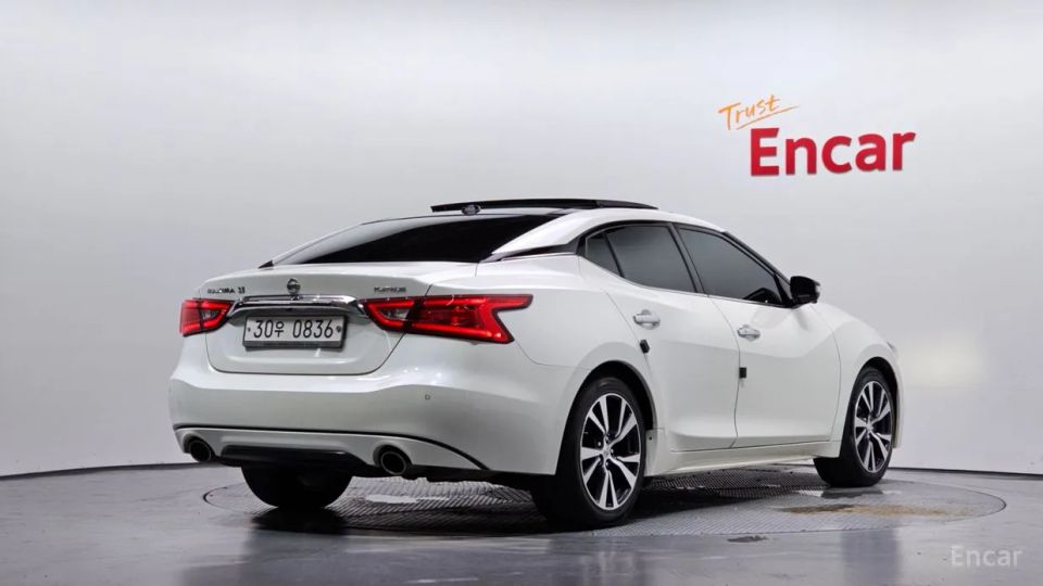 Nissan Maxima