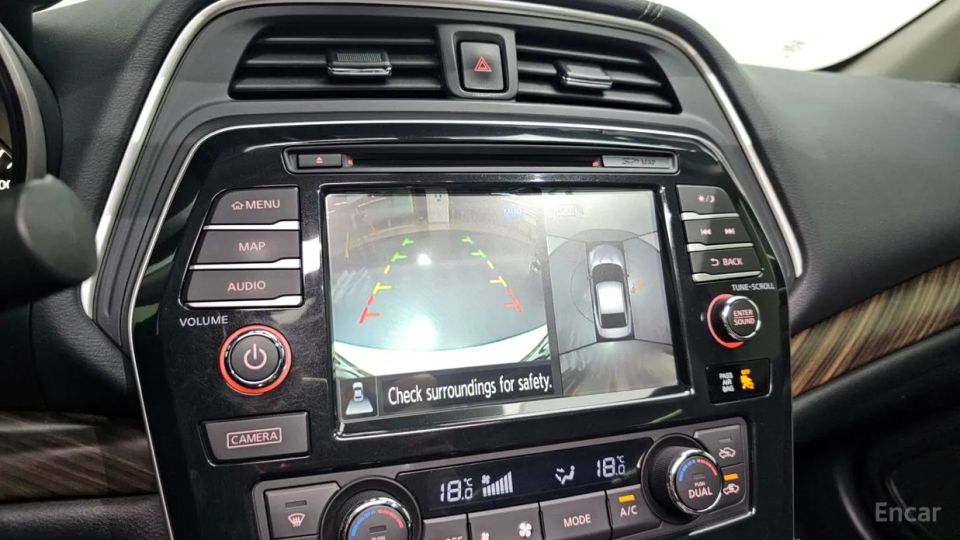 Nissan Maxima
