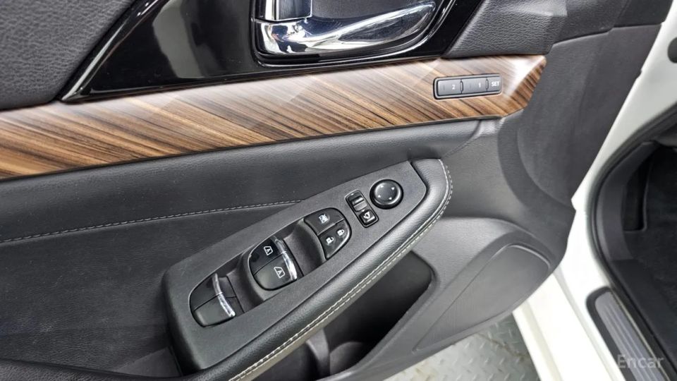 Nissan Maxima