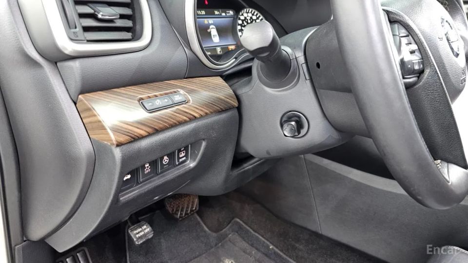 Nissan Maxima