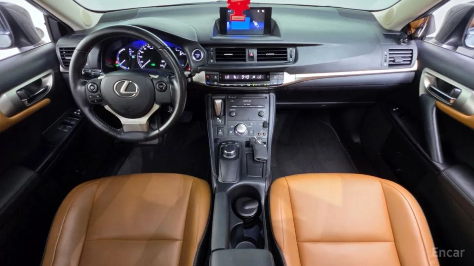 Lexus CT200h