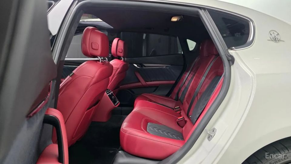 Maserati Quattroporte
