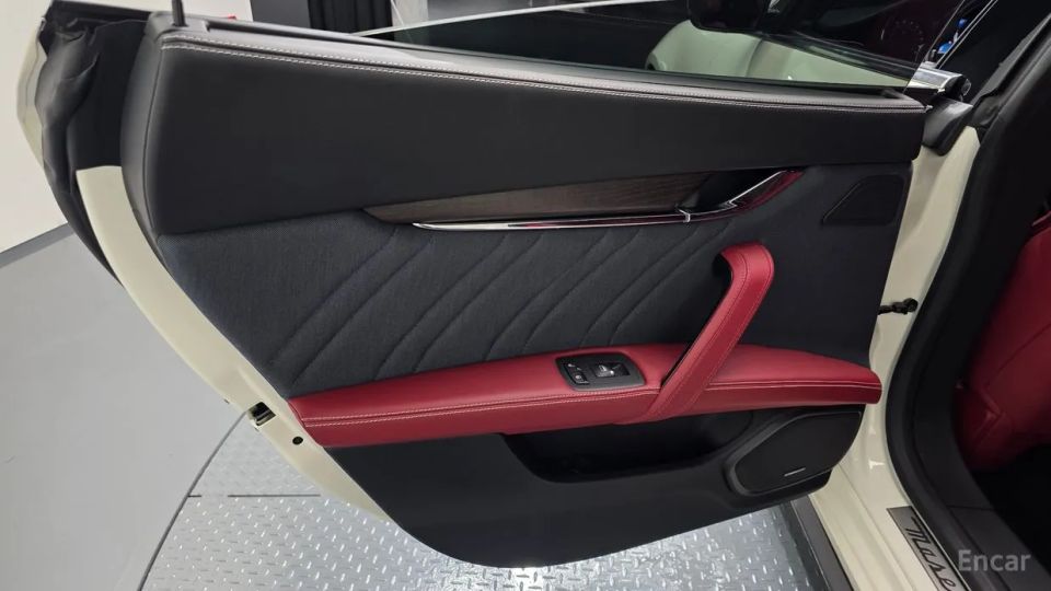 Maserati Quattroporte