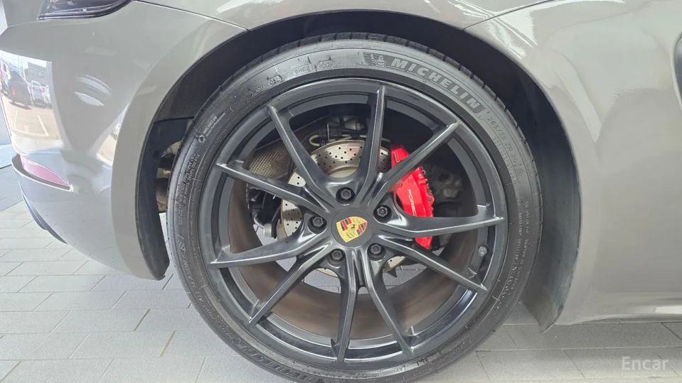 Porsche 718