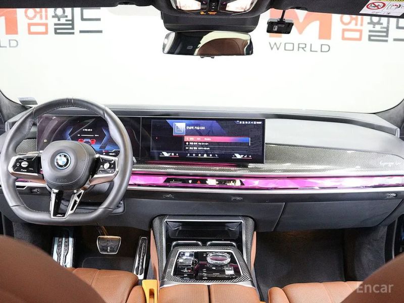 BMW i7