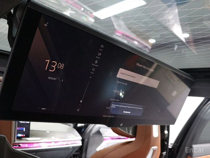 BMW i7