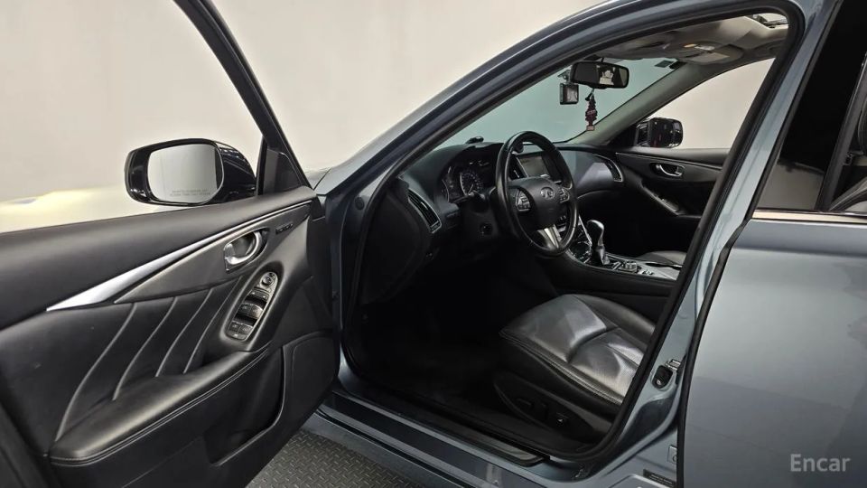 Infiniti Q50