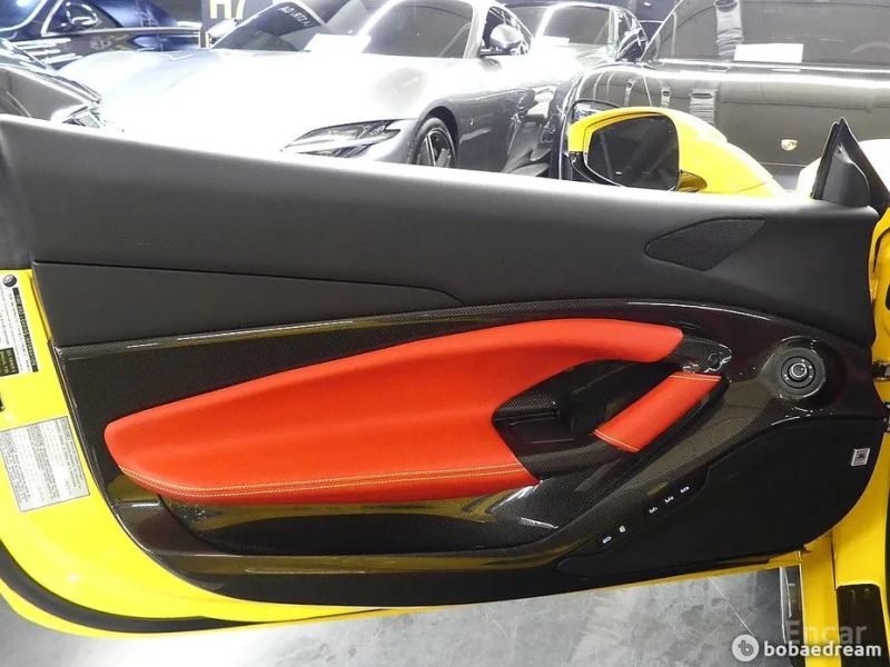 Ferrari F8