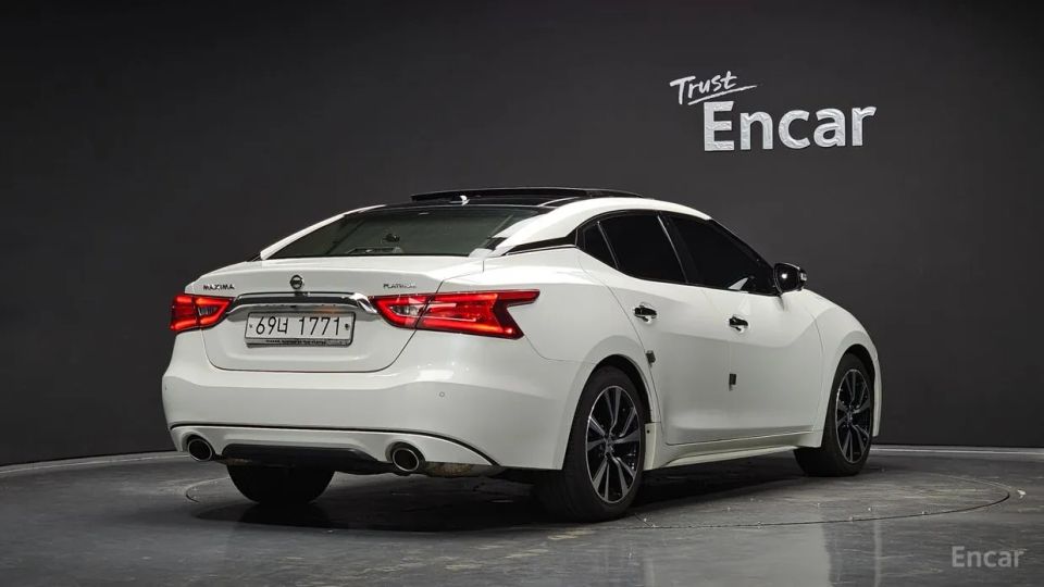 Nissan Maxima